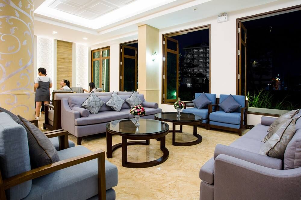 أيارا بالاس