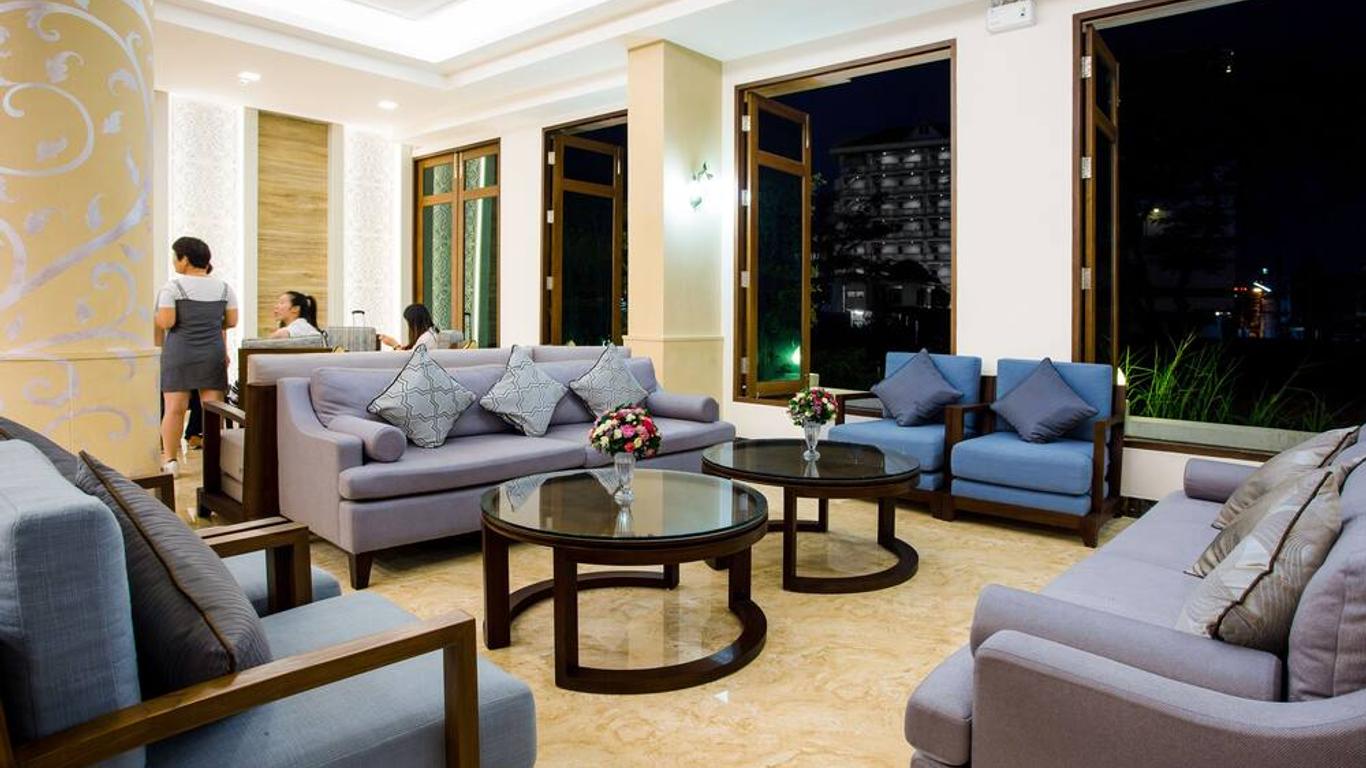 أيارا بالاس