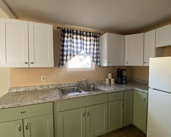 The yellow cottage - Miles City - Küche