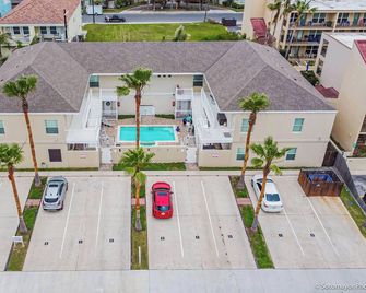 Modern Island Condo w/ Pool: Steps to the Beach! - South Padre Island