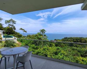 Adeluna Luxury Villas - Montezuma - Balcón