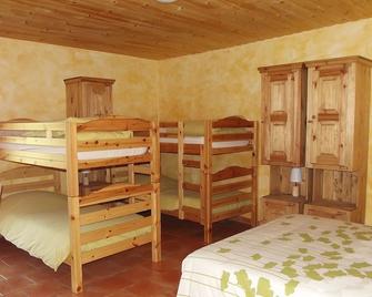 Ecological guest house Tallard- Gap-Serre Ponçon: Gentiane - Venterol - Schlafzimmer