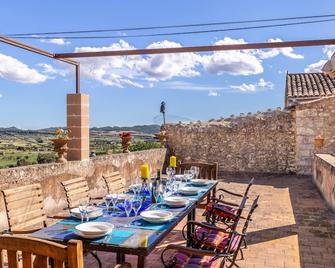 Rustic Holiday Home \'Son Costa\' with Mountain View, Garden, Pool & Wi-Fi - Montuïri - Balcone