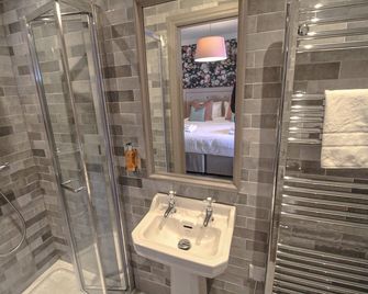 Pooley Bridge Inn - Penrith - Bathroom