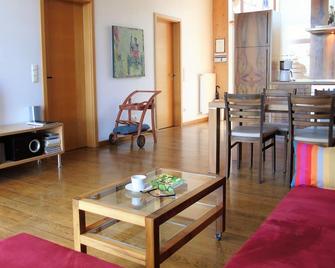Exclusive comfort in historic ruins and pure nature for you alone - Königsberg in Bayern - Sala de estar