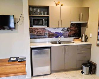 Blue Ridge Studios and Bed & Breakfast - Te Anau - Cocina