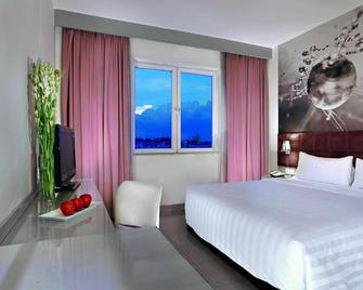 Royal Palm Hotel & Conference Center Cengkareng - Jakarta - Schlafzimmer