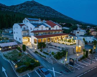 Hotel Vicko - Стариград - Будівля