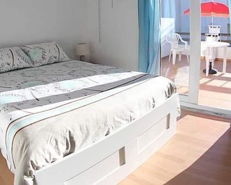 Native Surfhouse - Lourinhã - Schlafzimmer