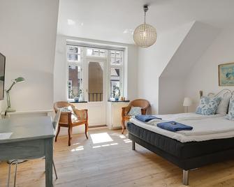 Sweethome Guesthouse - Esbjerg - Bedroom