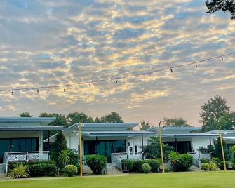 River Valley Resort - Nan - Balcon