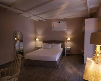 Cas'E Charming House - Caserta - Habitación