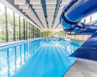 Kids Villa In Maastricht With Playground Access - Maastricht - Zwembad