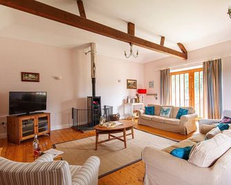 Gare Barn, Veryan, lovely countryside views - Truro - Living room
