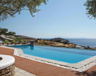 Selana Suites - Platis Gialos - Piscina