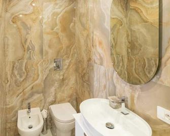 Station House 45 - Nápoles - Baño