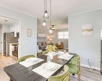 Walk to Downtown & Coffee Shop: Thomasville Escape - Thomasville - Dining room