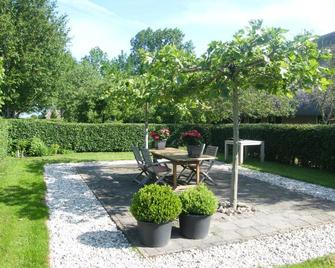 Bij ons op 20 - Nijeveen - Patio