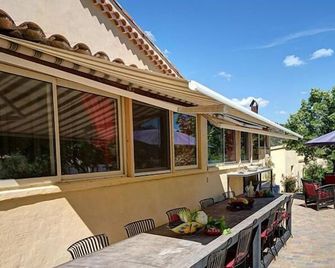 Les Gargoulettes - Mérindol - Patio