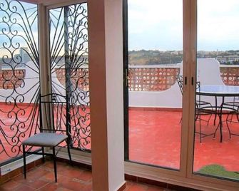 'Dar Stah': apartment with terrace overlooking the sea and port. - Asfi - Balkon