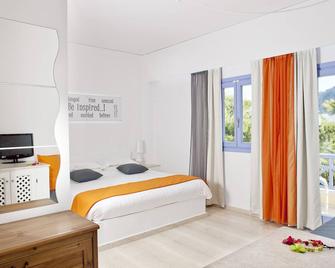 Acqua Vatos Santorini Hotel - קאמארי - חדר שינה