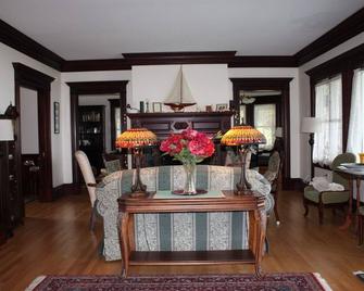 10% Discount Aug.: Oceanfront, Private, 5 bed, 4 bath, near beaches, golf & more - Phippsburg - Dining room
