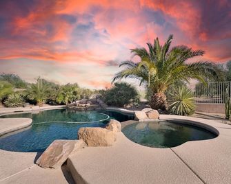 Massive Golf Course Home with Pool, Spa, Game Room, Yoga Room! Stay a While - Maricopa - Pool