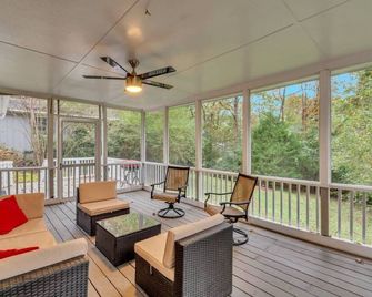 Ath - Sleeps 8 - 4 Beds - Pet Friendly - Dupree - Woodstock - Balcony