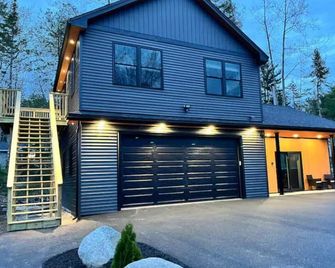 Quiet New Build Ellsworth Studio! [Solace Nook] - Ellsworth - Edificio