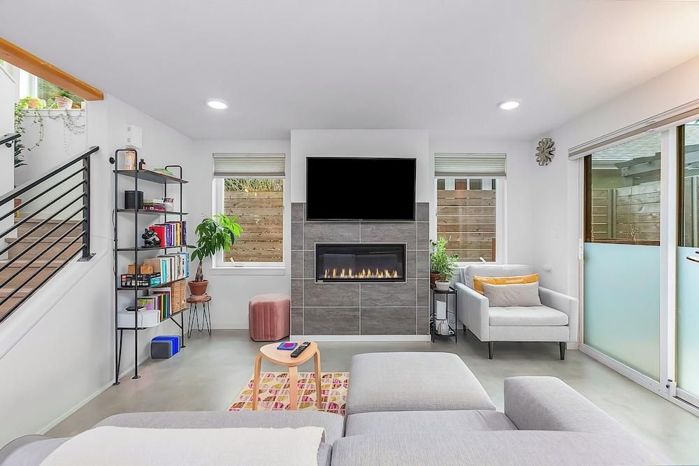Ember & Glow Loft Retreat - Seattle - Chambre