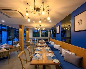 The Beachfront Hotel Phuket - Равай-Біч - Ресторан
