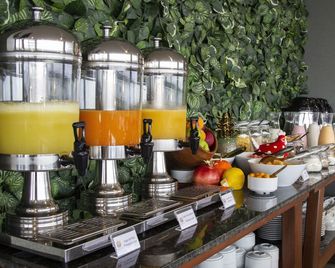 Tierra Viva Piura Hotel - Піура - Buffet