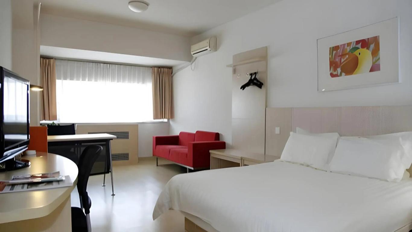 Jinjiang Inn Beijing Fengtai East Avenue Railway Station