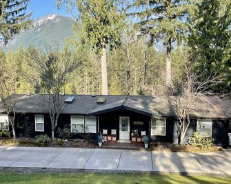 Rivers Edge ~ Riverfront, Acreage and Views - North Bend - Building
