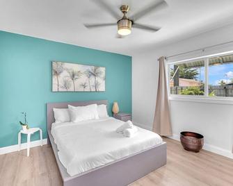 Blue Wave Bungalow - 1 1 - Stylish - Dania Beach - Bedroom