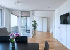 Hitrental Basel Apartments - Basel - Living room