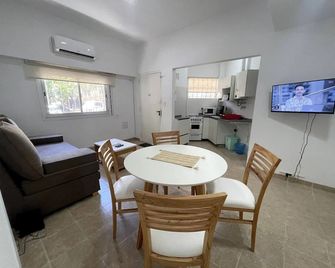 Cozy Retreat Near River Plate Stadium - Buenos Aires - Comedor