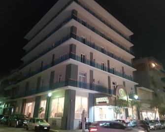 Grand Olympic Hotel Loutraki - Loutraki - Building