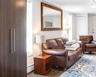 Oasis by the Bay - Waterfront Heated Pool Hot Tub - Annapolis