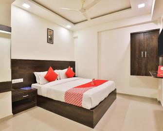 OYO 11072 Hotel Kajri Residency - Gandhinagar - Ložnice