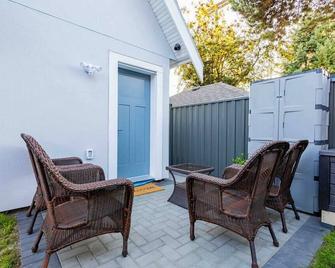 Charming & Brand-New near Restaurants & Transport - Vancouver - Patio