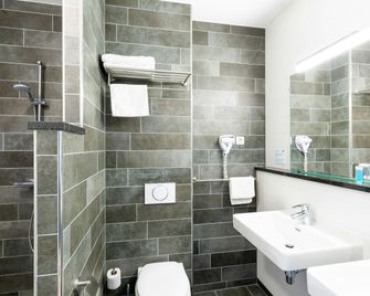 Bastion Hotel Leeuwarden - Leeuwarden - Bathroom