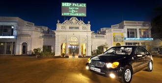 Hotel Deep Palace - Lucknow - Building