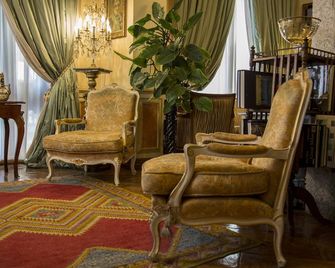 Petit Palais Hotel De Charme - Milão - Lounge