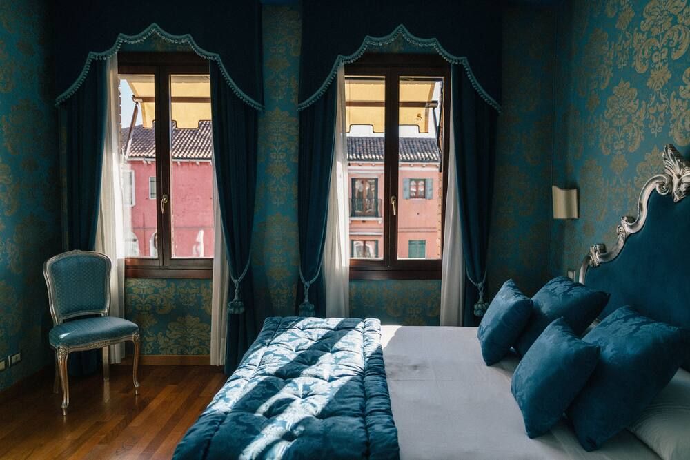 مورانو بالاس بد آند بركفاست - البندقية - غرفة نوم