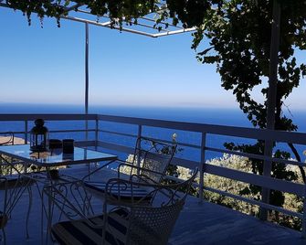 Cosy studio with stanning sea view - Kato Aprovatou - Balcón