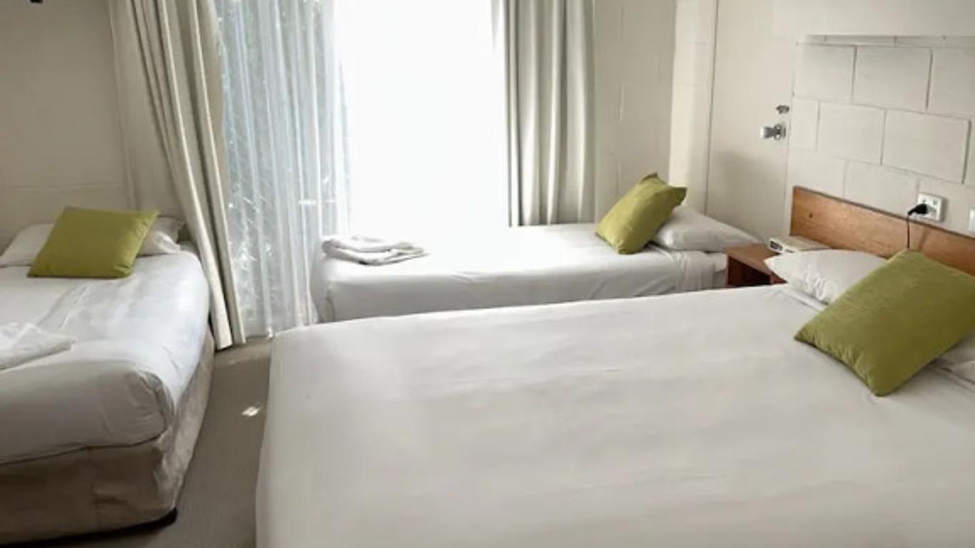 Corlette Palms Motor Inn