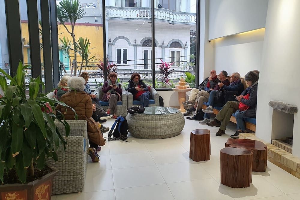 كوين هوتل نينه بينه