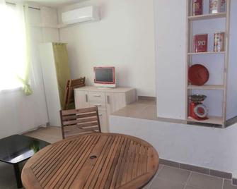 Vacation Rentals City Centre - Vaison-la-Romaine - Chambre