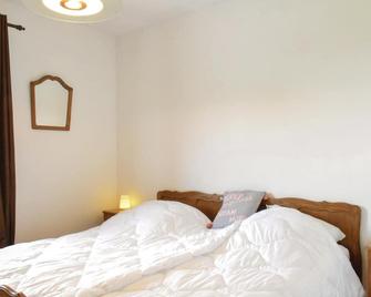 Awesome home in Ovifat with sauna - Ovifat - Bedroom